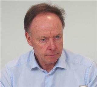 イアン・ロバートソン上級副社長
