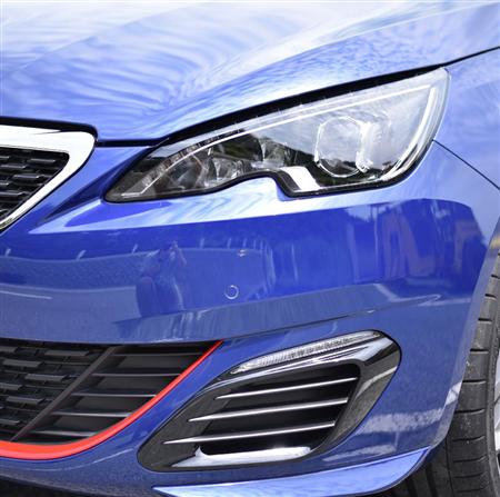 目ヂカラはトレードマークのライオン並？プジョー・３０８ＧＴｉ