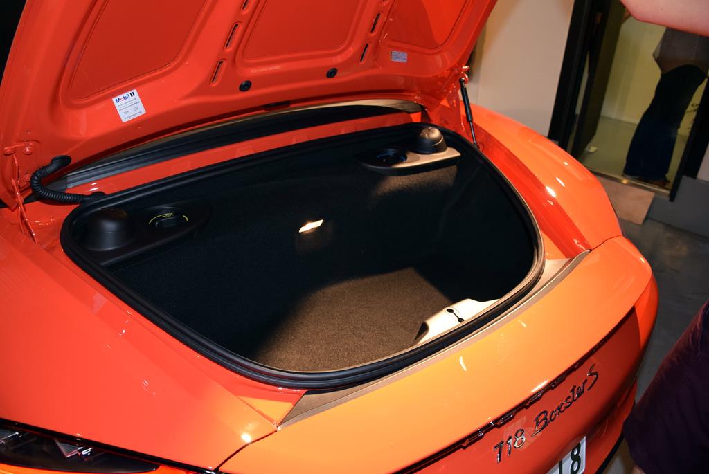 リヤのトランクルーム