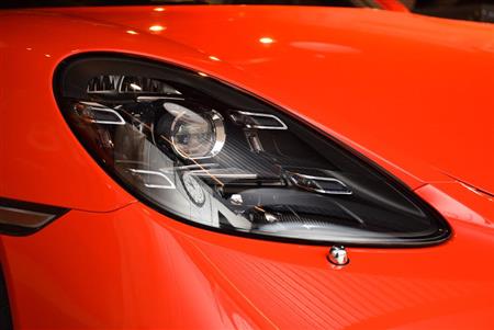 ４灯ＬＥＤウエルカムホームライト付のバイキセノンヘッドライト