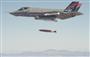 ＧＰＳ誘導爆弾「ＧＢＵ－３１」の投下テストを行うＦ－３５。地上攻撃の能力が試される（米空軍ＨＰより）