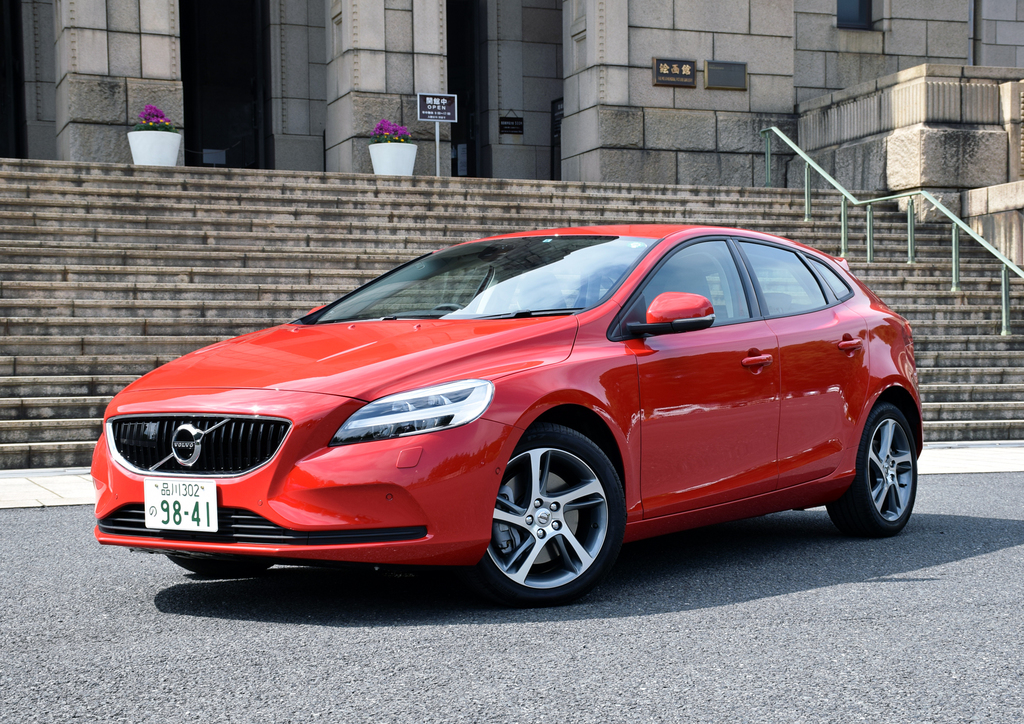 マイナーチェンジを行ったボルボのＶ４０