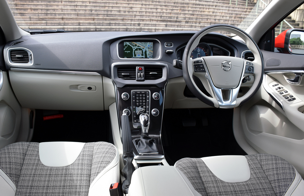 Ｖ４０のフロント席まわり