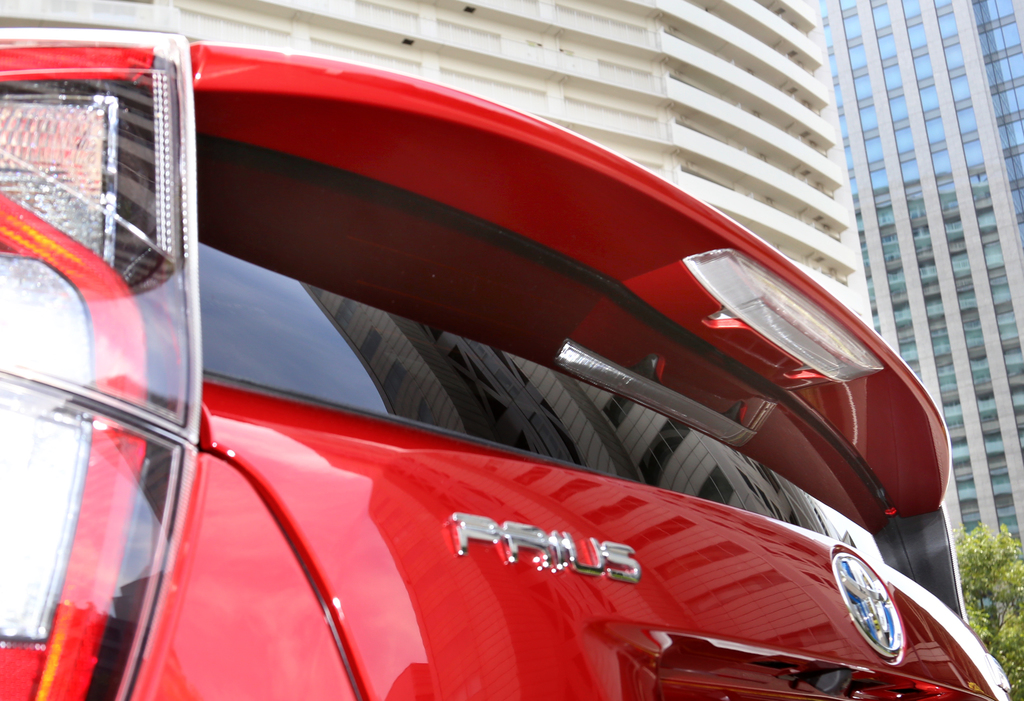 リヤがツンと持ち上がったスポーティーなデザイン