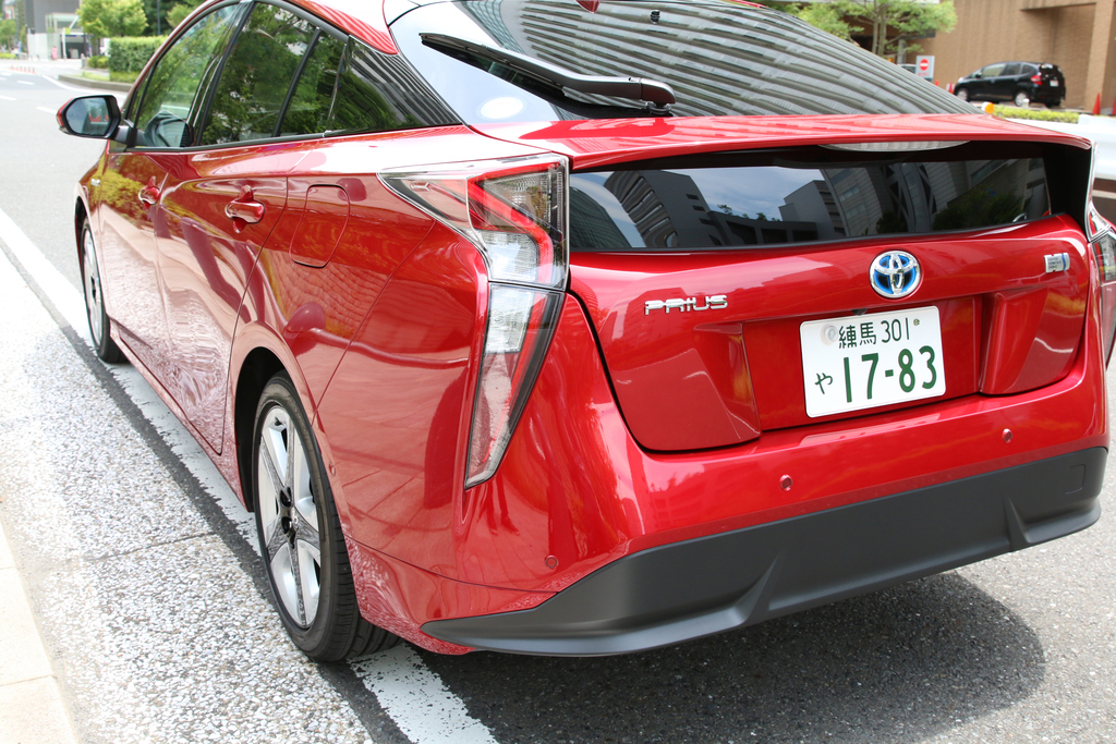 個性的なテールランプ