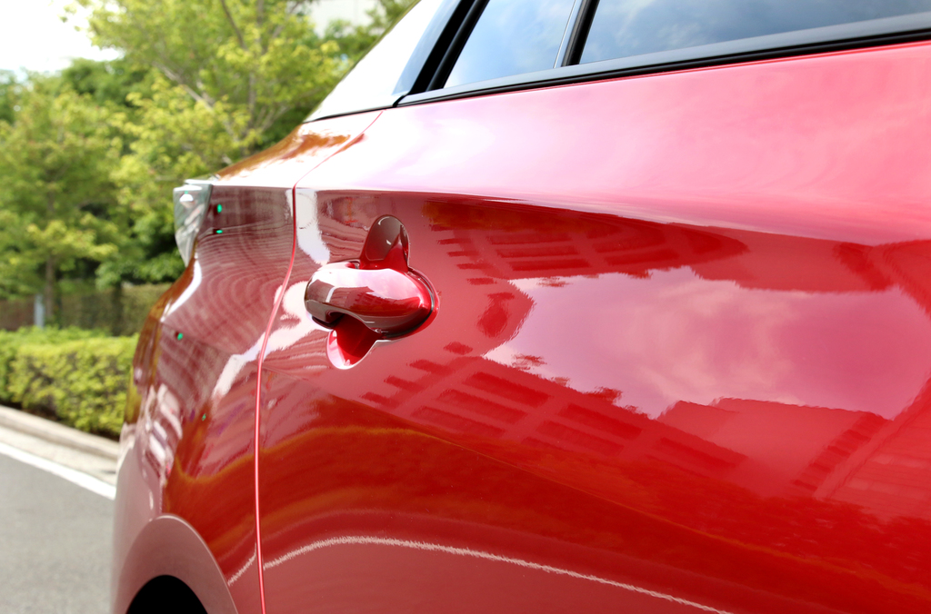 車体のカーブやラインが未来的だ