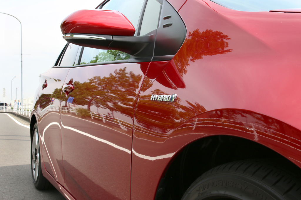 カラーはメーカーオプションのエモーショナルレッド