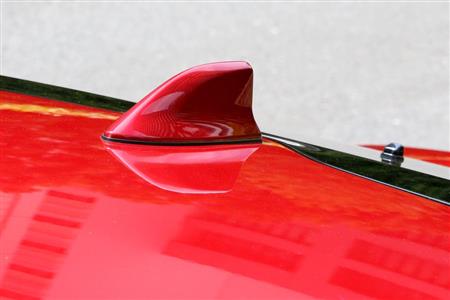 シャークフィンアンテナ