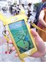国内配信が始まった「ポケモンＧＯ」＝東京・新宿（伴龍二撮影）