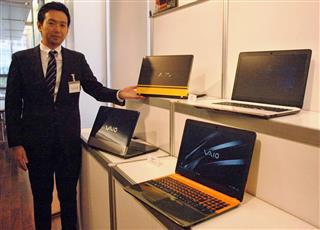 VAIOが発売するファッショナブルPC「VAIOC15」=26日、東京都中央区(宇野貴文撮影) VAIOが発売するファッショナブルPC「VAIOC15」=26日、東京都中央区(宇野貴文撮影)