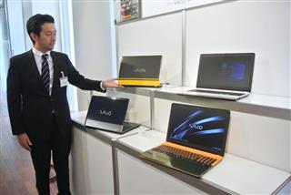 ＶＡＩＯが発売するノートパソコンの新商品「ＶＡＩＯＣ１５」＝２６日午後、東京都中央区