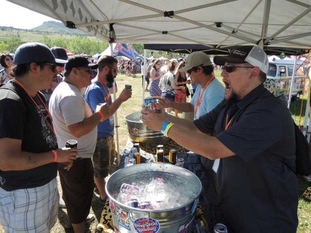 米国でのビールイベント。試験販売された商品を買い求める人でブースには行列ができた