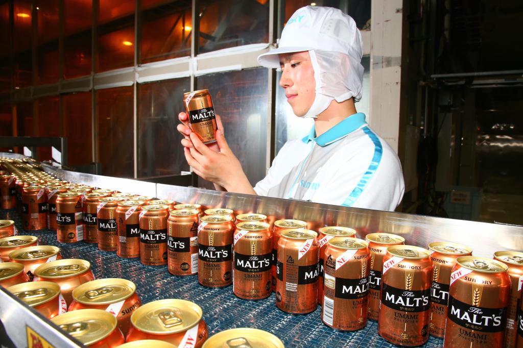 サントリービールは今夏のビール生産を増やす（東京都府中市）