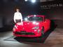 トヨタ自動車が約４年ぶりに改良し、８月１日に発売するスポーツ車「８６」を披露するチーフエンジニアの多田哲哉氏＝７月５日、静岡県小山町の富士スピードウェイ