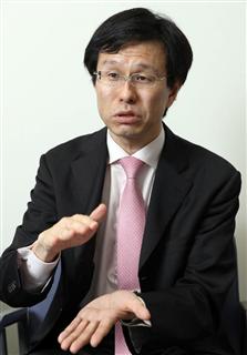 慶應義塾大学の土居丈朗教授（春名中撮影）