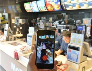 マクドナルド店内＝東京都大田区