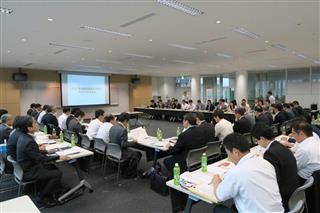 東北・夢の桜街道推進協議会の第５回総会。２０１６年度の事業計画などが承認された＝７月２７日、盛岡市