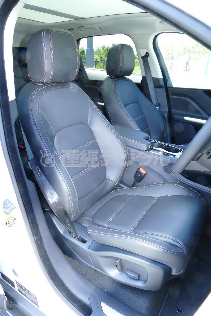 このシートが絶品！座ればわかります。ジャガー・Ｆ－ＰＡＣＥ