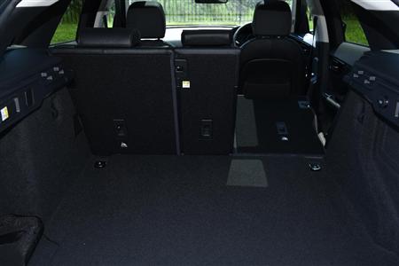 右４を倒し…ジャガー・Ｆ－ＰＡＣＥ