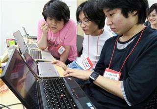 サイバー攻撃に備えたセキュリティーの技術を競うコンテスト。経産省は民間企業向けの研修などを実施する