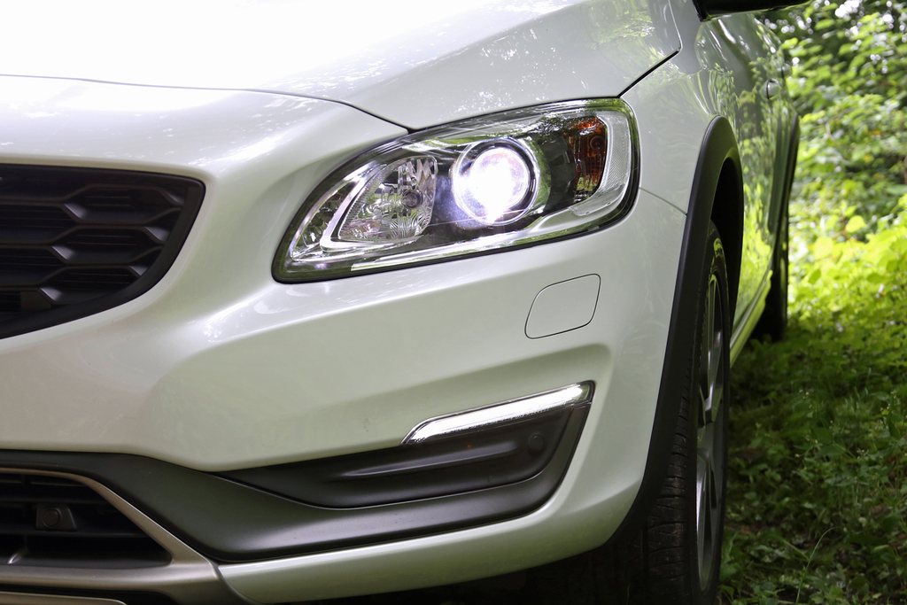 ヘッドライト（ロー）を点灯