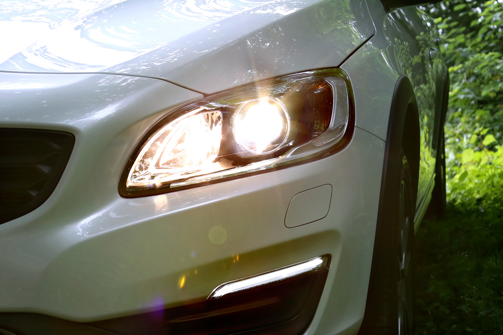 ローハイビーム、ポジションランプを点灯