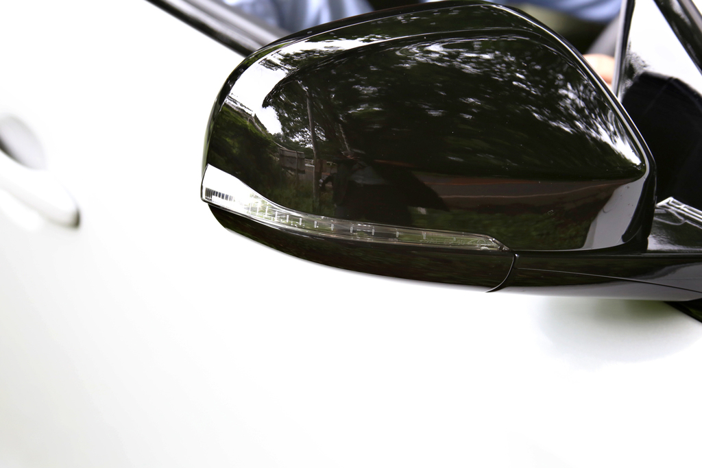 クロスカントリーはミラーが黒塗りとなる