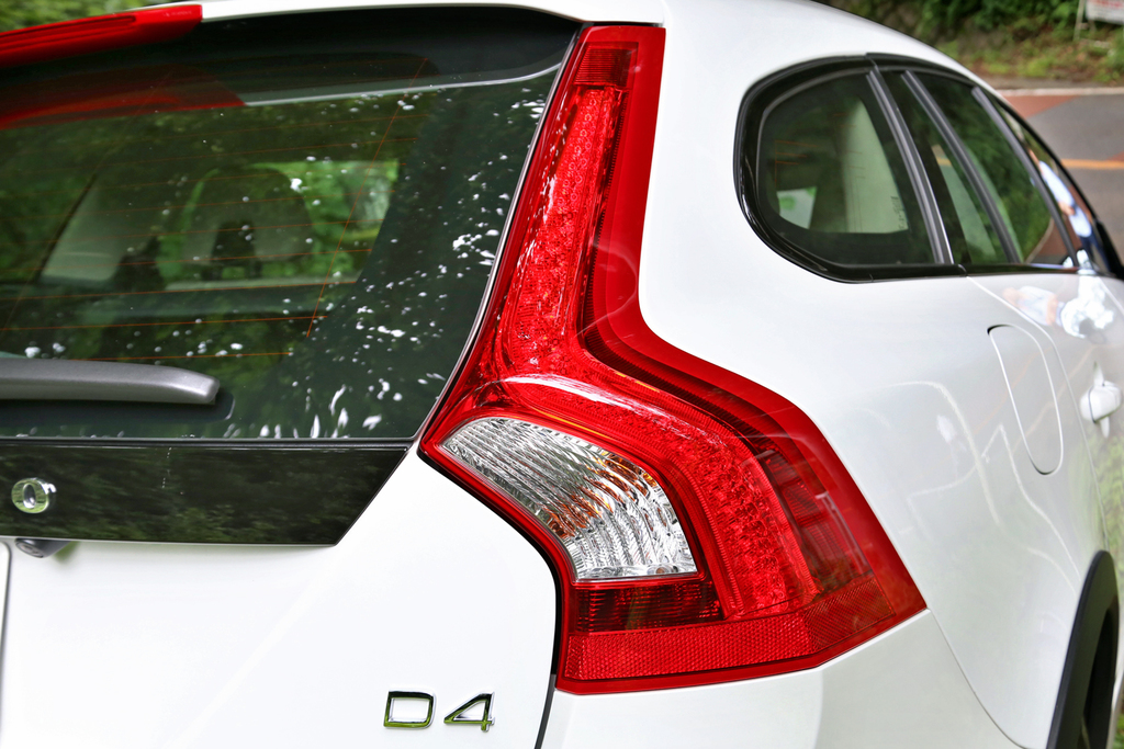 ボルボのアイコンの一つ、縦長のテールランプ