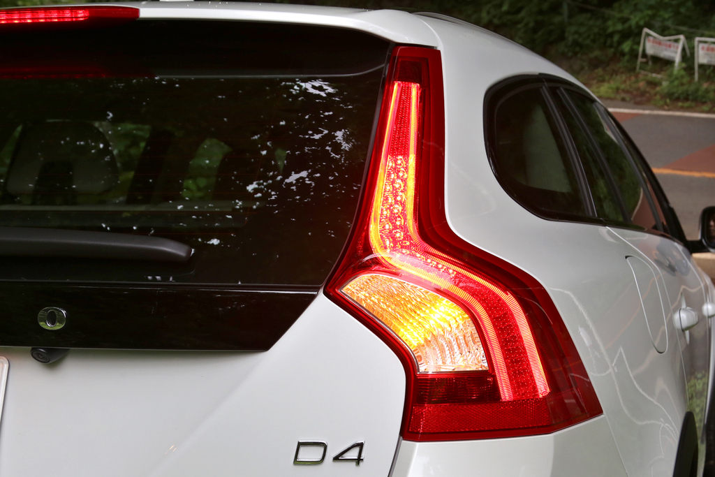 ハザードとブレーキランプが光った状態