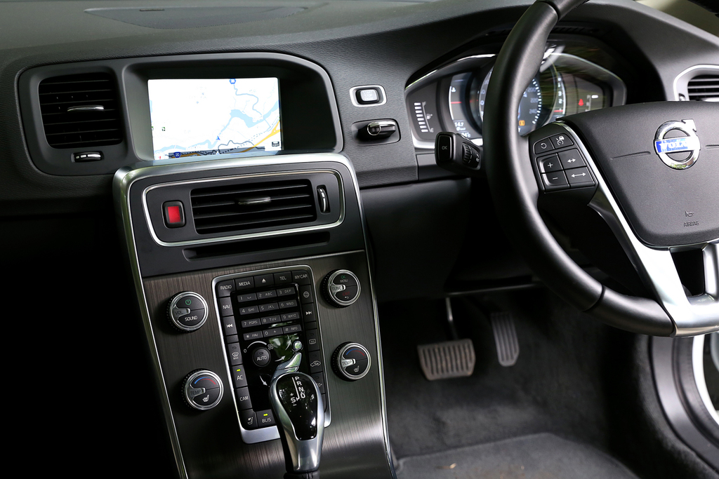 シンプルな美しさと使いやすさが魅力のインテリア