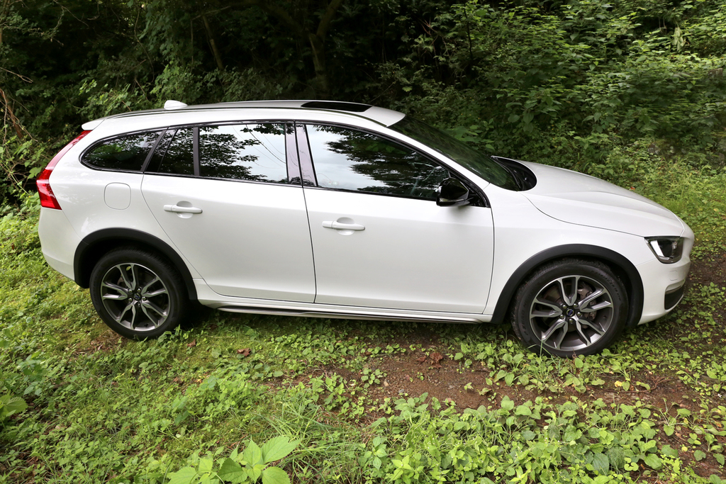 ボルボ「Ｖ６０ クロスカントリー」