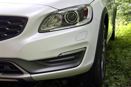 角が取れて柔らかい印象のヘッドランプ