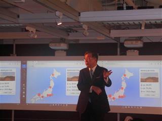 「教育界にうねりを起こしたい」と語る内田洋行の大久保社長＝東京都中央区の本社