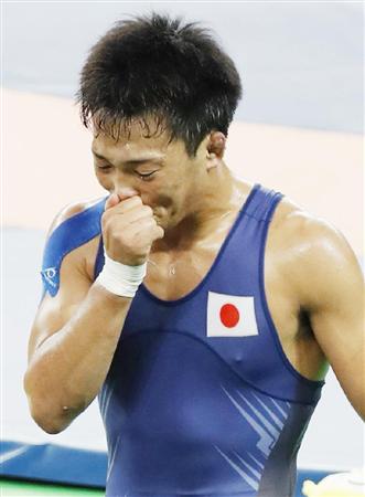 男子グレコローマン５９キロ級決勝キューバのイスマエル・ボレロモリナに敗れ、悔しそうな表情で引き揚げる太田忍＝リオデジャネイロ（共同）