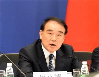 １５日、北京の中国外務省で、Ｇ２０首脳会議について記者会見する李保東外務次官（西見由章撮影）