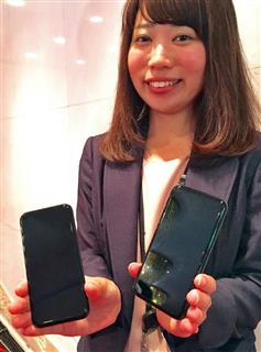 漆器並みの色と光沢を併せ持つバイオプラスチック＝１７日、東京都港区（芳賀由明撮影）