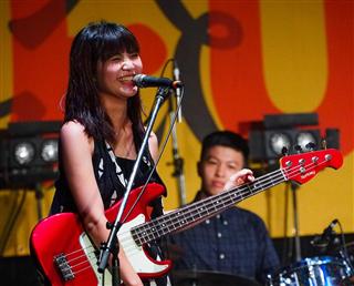 「台ワンダフル」でパワフルなライブを披露する台湾で注目の若手バンド「大象體操（ＥｌｅｐｈａｎｔＧｙｍ）」＝８月１９日、東京都渋谷区（長谷川周人撮影）