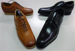 「シューズショップもうあかん」で販売されるシークレットシューズ