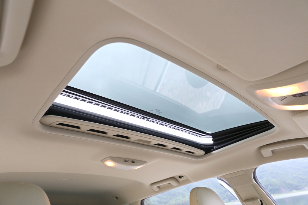 ルーフをポップアップさせた状態