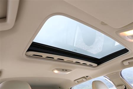 シェードカバーを開けると開放感が増す