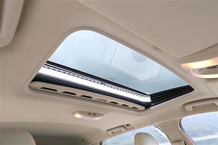 ルーフをポップアップさせた状態