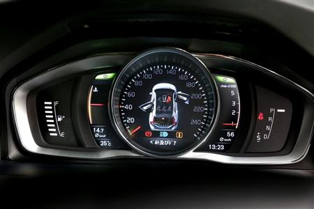 インパネ中央のグラフィックが視覚的にわかりやすくて便利