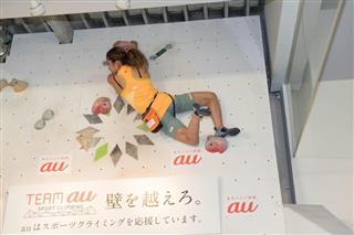 野口選手によるデモンストレーション。難易度は「ハシゴを登るようなもの」だったという 野口選手によるデモンストレーション。難易度は「ハシゴを登るようなもの」だったという