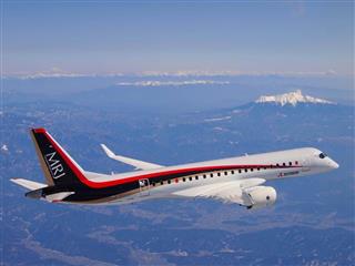 三菱航空機のＭＲＪ。米航空大手とパイロット組合の協定により軽量化する必要に迫られた