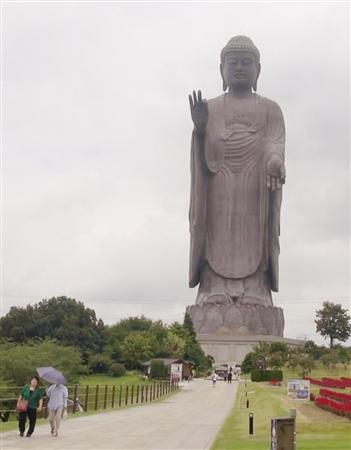 全長１２０㍍の牛久大仏に海外人気が高まっている