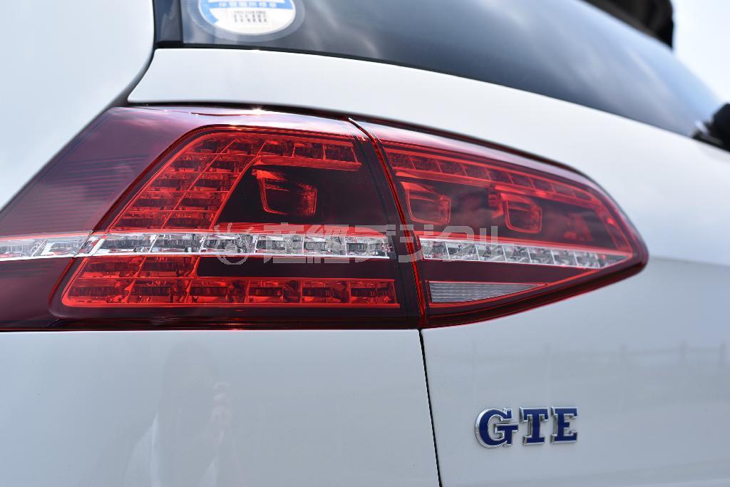 リアコンビランプもフルＬＥＤ。ＧＴＩやＲと同じデザイン。いま流行りの導光式ＬＥＤではないが、これはこれでカッコイイ。ゴルフＧＴＥ