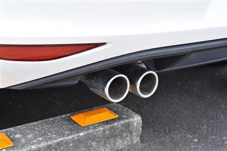 マフラーは左２本出し。ゴルフＧＴＥ