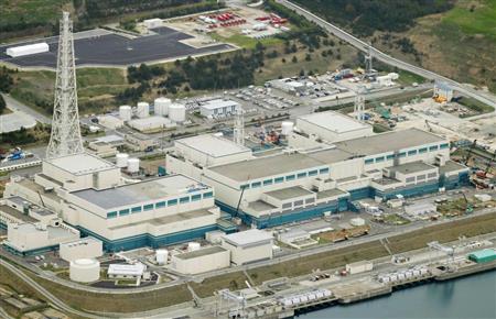 東京電力柏崎刈羽原発の６号機（中央）、７号機（右）＝新潟県