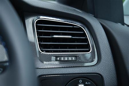 前席ドア側の空調吹き出し口。ゴルフＧＴＥ