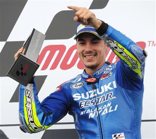 優勝したスズキのマーベリック・ビニャーレス＝４日、英国シルバーストーン（ＡＰ）